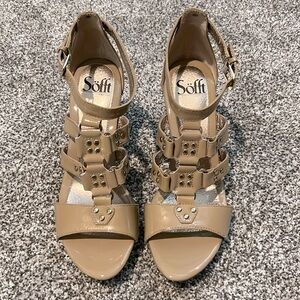 Sofft tan 3.5-4 in heels size 7.5
